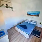 Apartament Awesome In With House Sea View