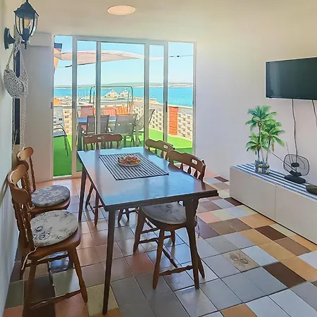 Apartman Awesome In With House Sea View