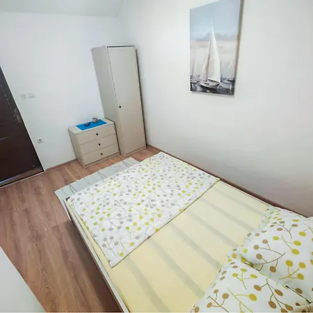 Apartman Awesome In With House Sea View