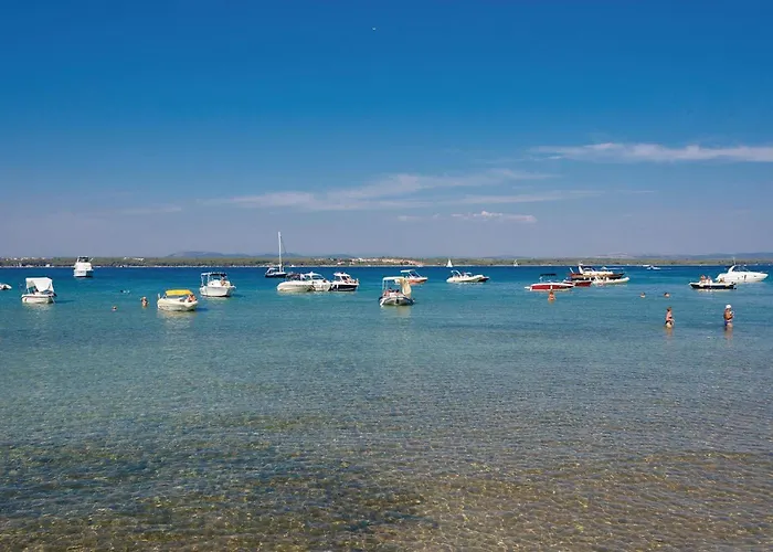 Awesome In With House Sea View 아파트