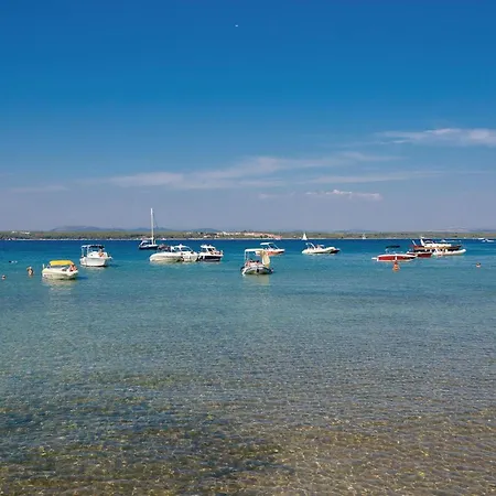 Awesome In With House Sea View شقة