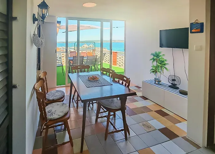 شقة Awesome In With House Sea View