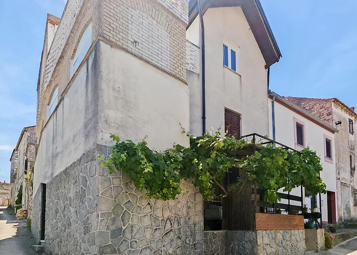 Awesome In With House Sea View شقة *