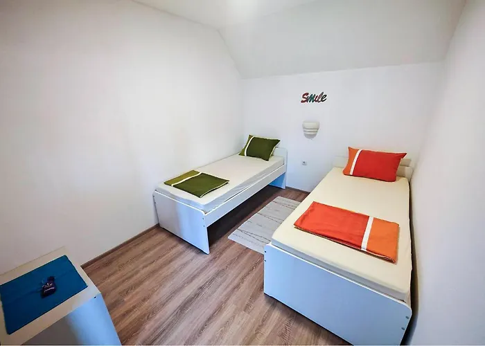 Awesome In With House Sea View تكون