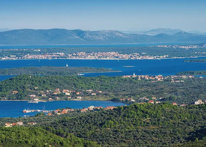 Awesome In With House Sea View * تكون